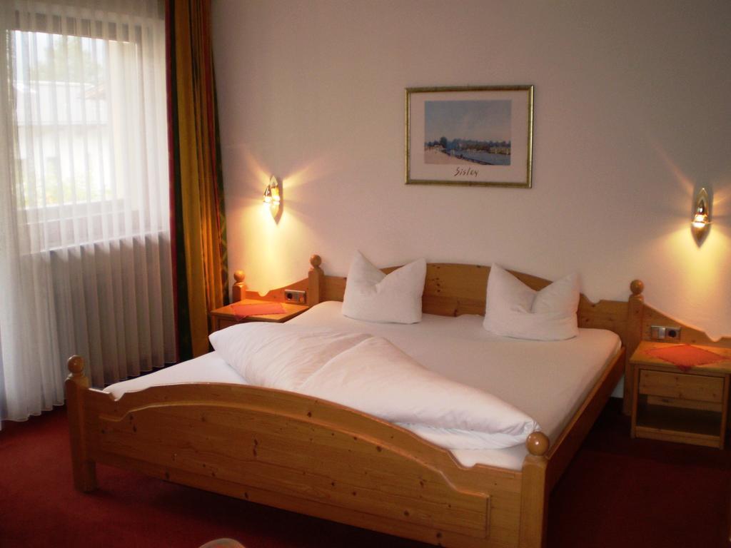 Apart Hotel Garni Strasser Zell am Ziller Bilik gambar