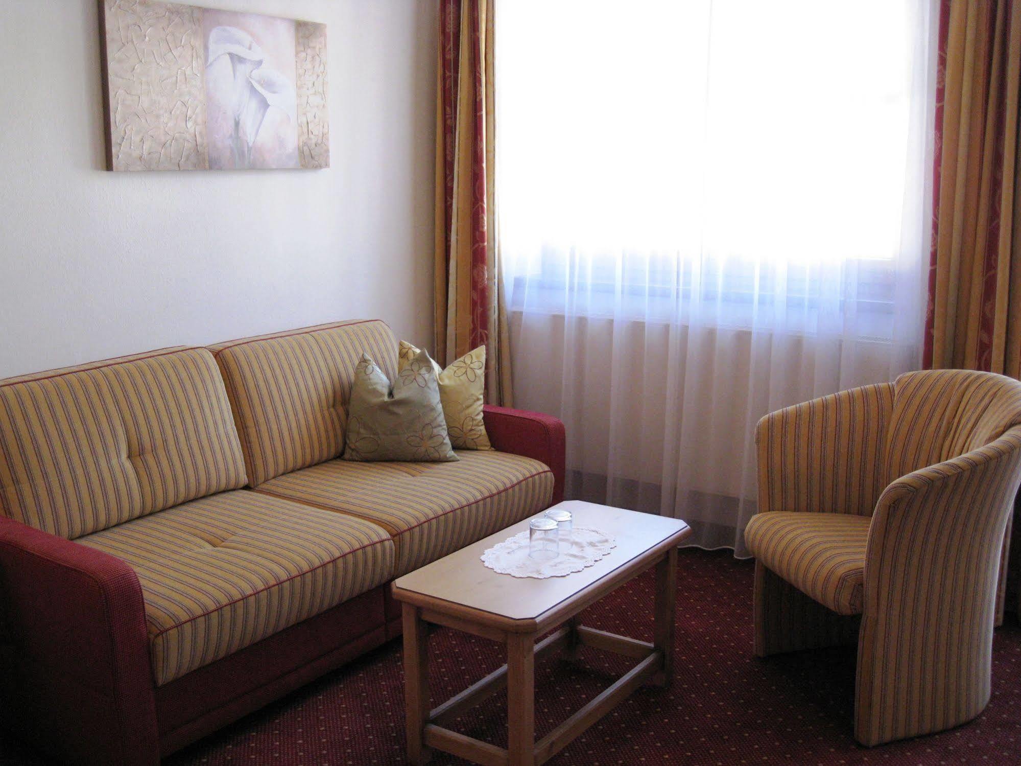 Apart Hotel Garni Strasser Zell am Ziller Luaran gambar