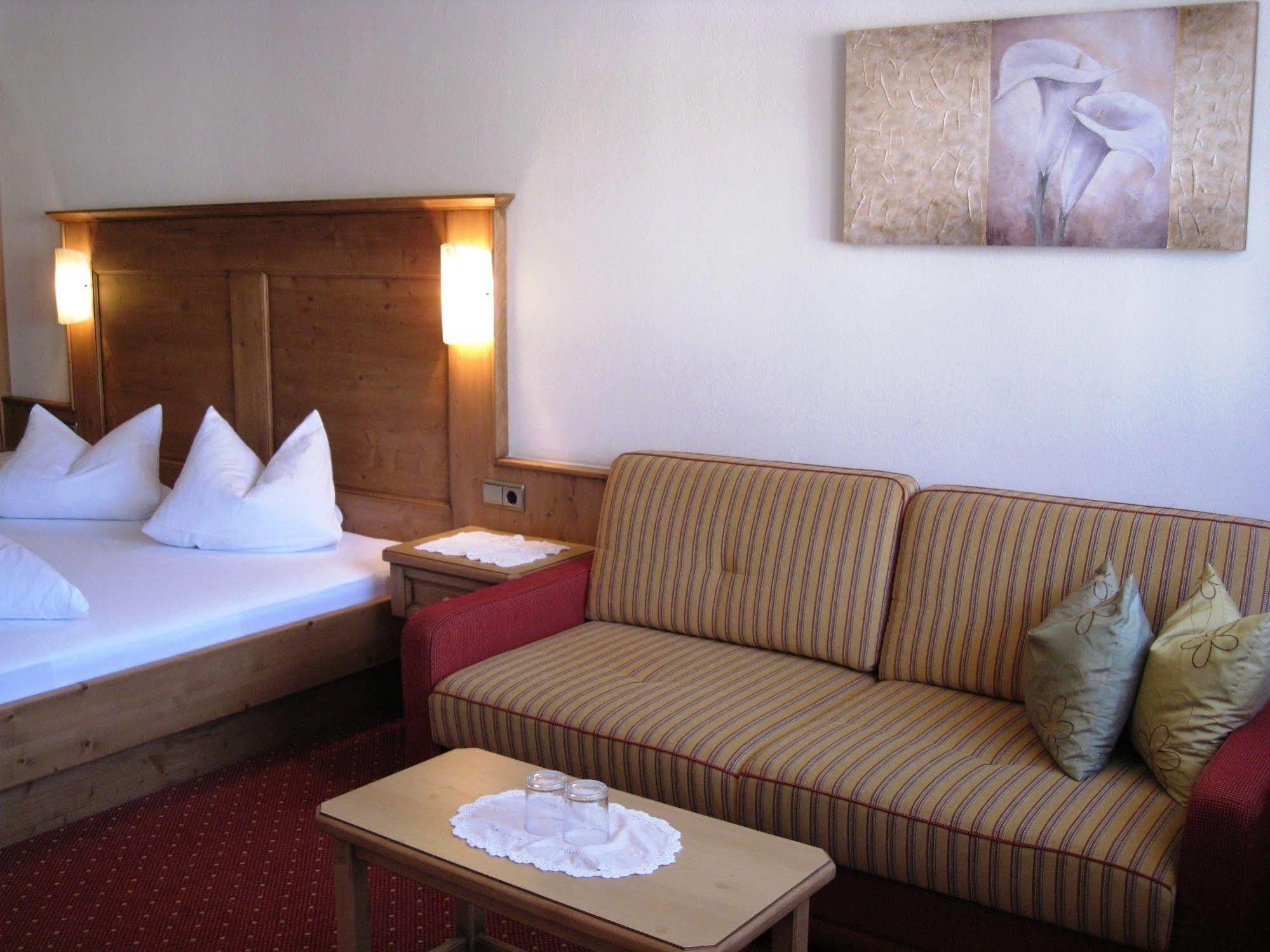 Apart Hotel Garni Strasser Zell am Ziller Luaran gambar