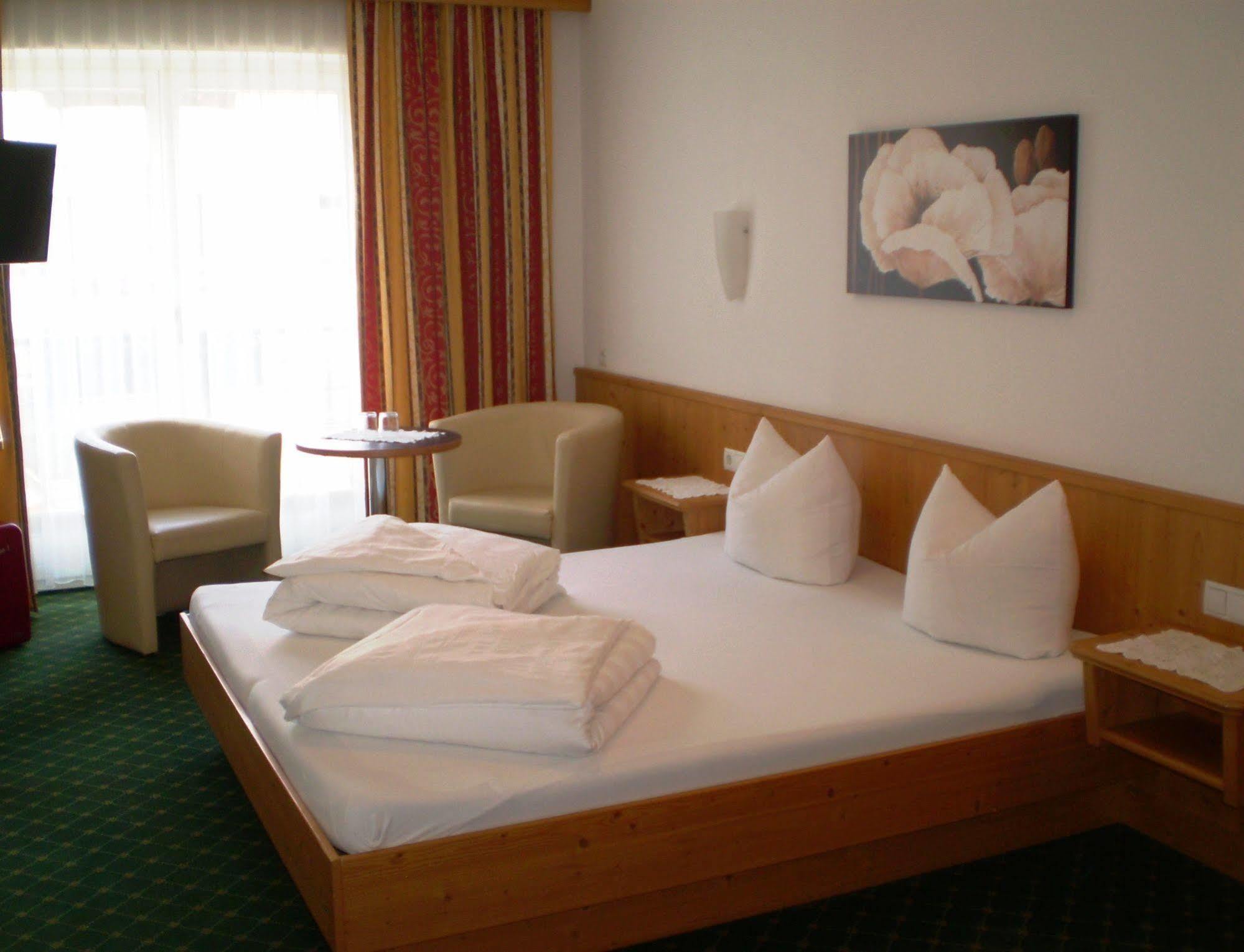 Apart Hotel Garni Strasser Zell am Ziller Luaran gambar